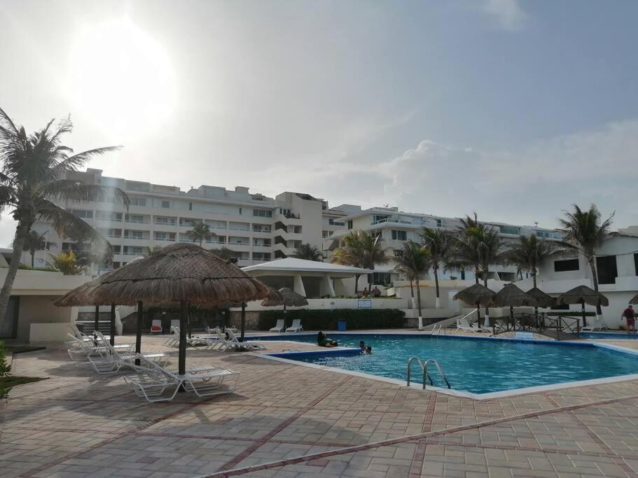 Confortable Depa En Condominio Frente Al Mar! Cancún Exteriör bild