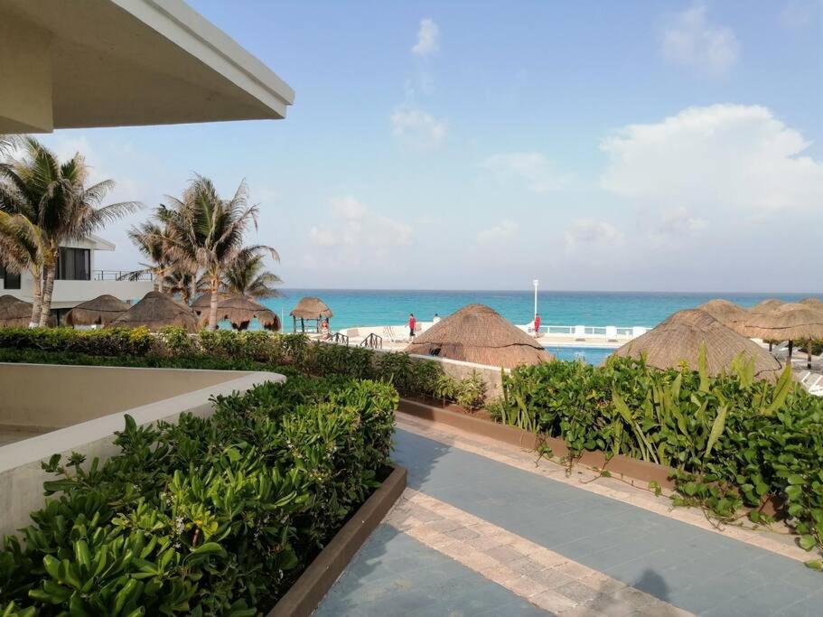Confortable Depa En Condominio Frente Al Mar! Cancún Exteriör bild